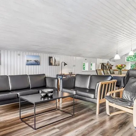 Corinna - 28km From The Sea By Interhome